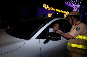 Kiểm tra nồng độ cồn trên đường Võ Thị Sáu