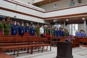 Truy tố 32 bị can trốn thuế trong đại án buôn lậu xăng dầu liên tỉnh