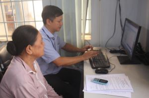 Xã Phú Hội đẩy mạnh chứng thực bản sao điện tử từ bản chính