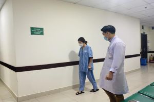 Điều trị u màng tủy ngực dưới sự hỗ trợ của máy vi phẫu hiện đại