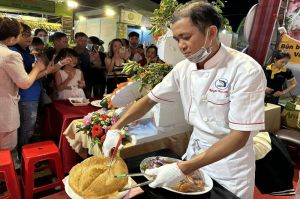 Lạ mà quen trong văn hóa ẩm thực miền Đông