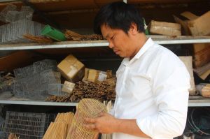 Tình nguyện làm việc thiện