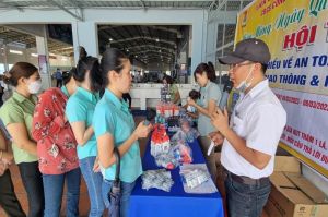 Cải thiện, chăm lo lao động nữ