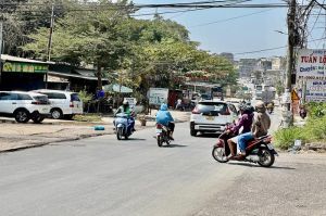 Đường Hoàng Văn Bổn quá tải