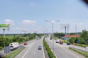 必要投资扩大胡志明市-隆成-油线高速公路