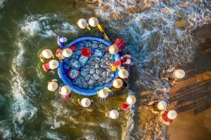 Mang nghệ thuật kể những câu chuyện về gia đình và quê hương, đất nước