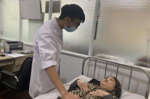 Bệnh nhân bị áp xe ổ bụng nguy hiểm do dị vật là xương cá