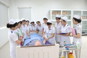 Đẩy mạnh hợp tác đào tạo điều dưỡng