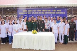 Hơn 800 người dân Campuchia được đoàn công tác tỉnh Đồng Nai khám bệnh, cấp thuốc, tặng quà
