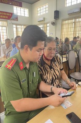 Vẫn cấp căn cước công dân và tài khoản định danh điện tử dịp nghỉ lễ 30-4