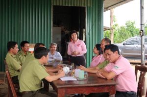 Thăm, tặng quà 4 đơn vị kiểm lâm