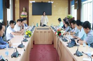 Reviewing science and technology development plans associated with breakthrough tasks in science and technology
