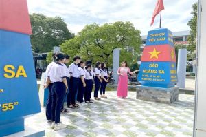 Tích cực đóng góp vào phong trào thi đua yêu nước ở cơ sở