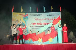 Sôi nổi đêm văn nghệ Đất nước trọn niềm vui