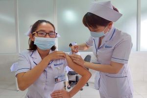 Tập trung tiêm vaccine phòng Covid-19, bảo vệ đối tượng nguy cơ cao