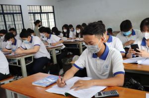 Học sinh trường nghề tăng tốc ôn thi