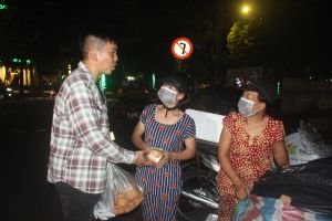 Lặng thầm những chuyến từ thiện