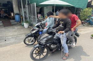 Truy bắt 2 đối tượng cướp giật dây chuyền táo bạo