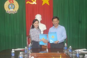 Ký kết Chương trình phối hợp tuyên truyền giữa Liên đoàn Lao động tỉnh và Báo Đồng Nai