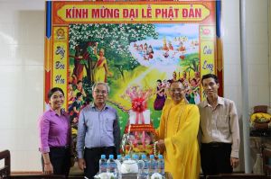 Hoạt động hỗ trợ người dân khó khăn nhân dịp mừng Phật đản sanh