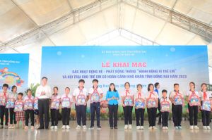 Triển khai các hoạt động sát với chủ đề Hè an toàn - Em vui sáng tạo