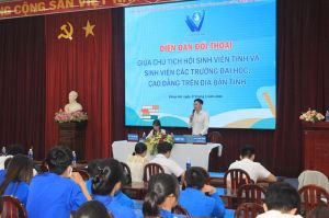 Chủ tịch Hội Sinh viên tỉnh đổi thoại với cán bộ, hội viên, sinh viên