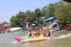 The tourism industry flourishes