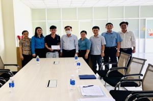 Thăm, tặng quà công nhân công nhân bị tai nạn lao động