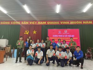 Phát huy vai trò tiên phong của thanh niên trong cài đặt ứng dụng, kích hoạt tài khoản VNeID