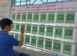 Huyện Tân Phú: Niêm yết, tra cứu thông tin hồ sơ mẫu TTHC bằng mã QR