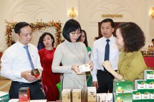 Tham gia hoạt động chuyển giao, ứng dụng, đổi mới công nghệ