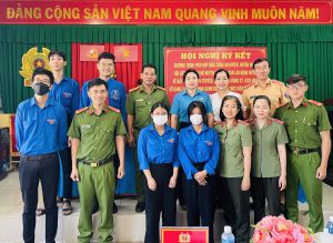 Công đoàn tuyên truyền, hướng dẫn công nhân cài đặt tài khoản định danh điện tử VneID
