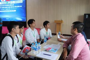 Gần 200 sinh viên tham gia giao lưu nguồn nhân lực