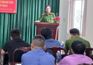 Công an huyện Nhơn Trạch đối thoại với hơn 30 chủ quán karaoke về công tác phòng cháy