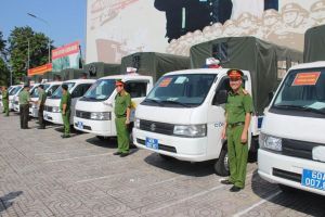 Bàn giao 26 xe chuyên dụng cho công an cấp xã