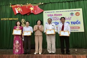 Thị trấn Hiệp Phước đoạt giải nhất Liên hoan tiếng hát Người cao tuổi