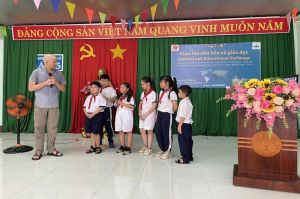 Giao lưu văn hóa, giáo dục tại Ngôi nhà trí tuệ xã Bình Lợi