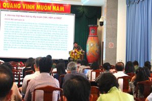 Vận dụng Đề cương về văn hóa Việt Nam phù hợp với từng đơn vị, địa phương
