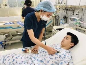 Học sinh, sinh viên không mua bảo hiểm y tế theo hộ gia đình: Có bị thiệt thòi?