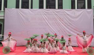 Biểu diễn báo cáo chương trình nghệ thuật tham gia liên hoan búp sen hồng