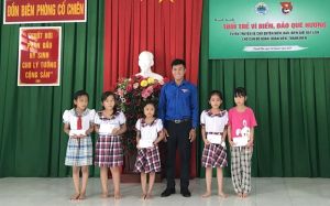 Giáo dục thế hệ trẻ qua hành trình tuổi trẻ vì biển đảo quê hương