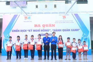 Tỉnh đoàn ra quân kỳ nghỉ hồng, hành quân xanh