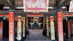 Nỗ lực bảo quản, sơn son thếp vàng các hiện vật tại di tích