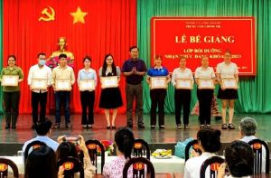 TP.Long Khánh tổ chức lớp bồi dưỡng nhận thức về Đảng khóa III