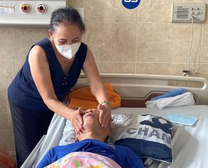 Nghề chăm bệnh thuê