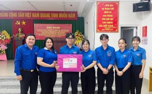 Thăm, động viên các đội hình "Gia sư áo xanh"