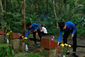 Tuổi trẻ Đồng Nai "Đền ơn đáp nghĩa", "Uống nước nhớ nguồn"