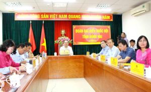 Chất vấn Bộ Tư pháp; Bộ Nông nghiệp và Phát triển nông thôn nhiều vấn đề