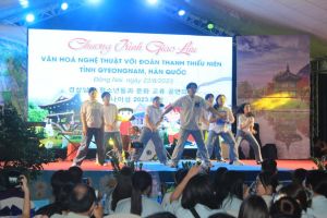 Giao lưu văn hóa nghệ thuật với Đoàn Thanh thiếu niên tỉnh Gyeongnam