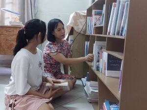 Phát huy vai trò mô hình tủ sách gia đình